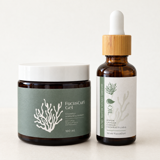 Kit Gel FucusCurl de 100 ml e Óleo Capilar de 50 ml sobre fundo branco